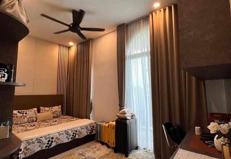 Isle of Kamares, Setia Eco Glades