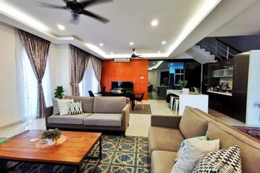 MYDiva, Perdana Lakeview East