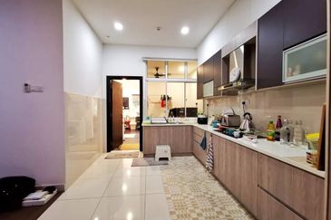 MYDiva, Perdana Lakeview East