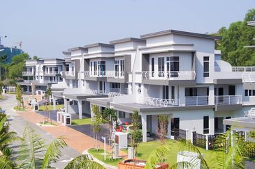 MYDiva, Perdana Lakeview East