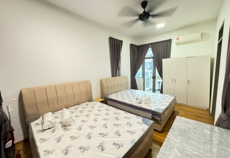 Symphony Hills Schumann