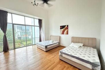 Symphony Hills Schumann