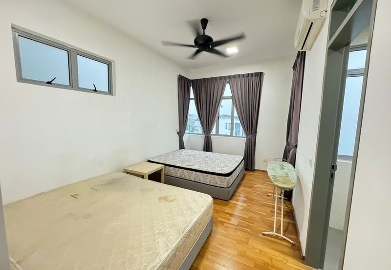 Symphony Hills Schumann