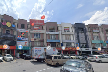 Freehold Premium 3storey Shoplot @ Jalan Radin Bagus, Sri Petaling Commercial Area for Sale!!