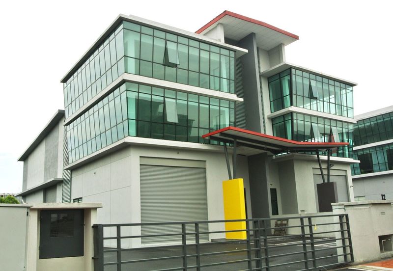 Premium Lot Semi Detached Factory/ Warehouse @ Surian Damansara Industrial Park, Kota Damansara for Sale!!