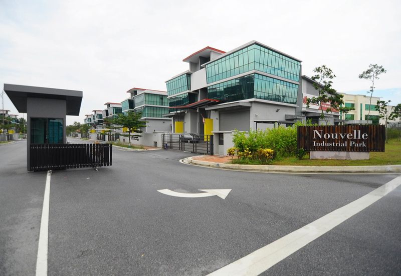 Premium Lot Semi Detached Factory/ Warehouse @ Surian Damansara Industrial Park, Kota Damansara for Sale!!