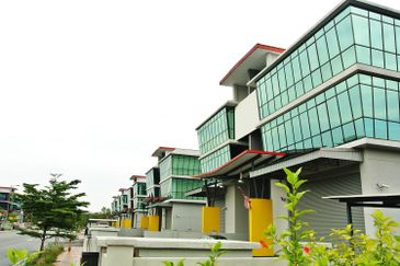 Premium Lot Semi Detached Factory/ Warehouse @ Surian Damansara Industrial Park, Kota Damansara for Sale!!