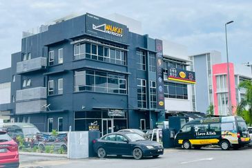 Premium Location Freehold 3storey Semi-Detached Factory @ Cyberjaya Industrial Park for Sale!!