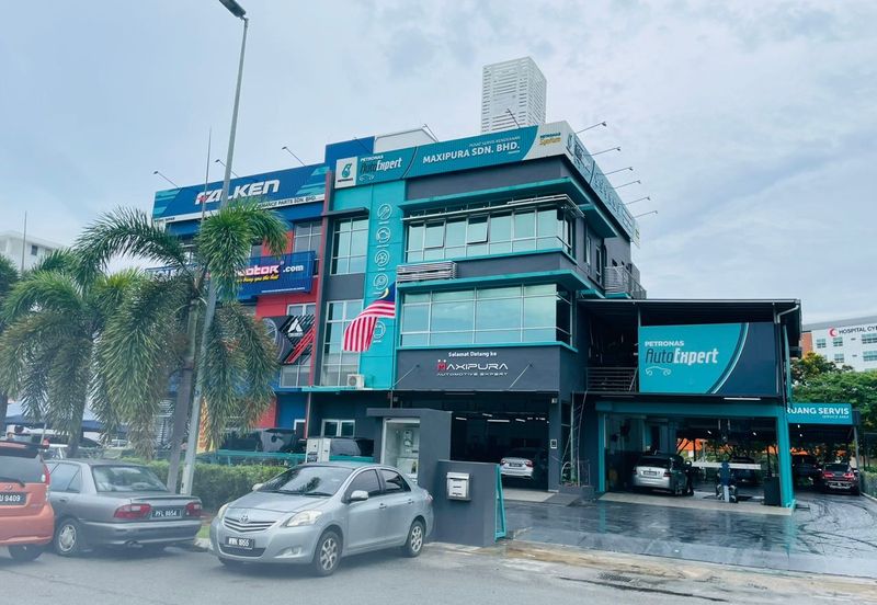 Premium Location Freehold 3storey Semi-Detached Factory @ Cyberjaya Industrial Park for Sale!!