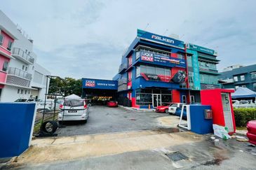 Premium Location Freehold 3storey Semi-Detached Factory @ Cyberjaya Industrial Park for Sale!!