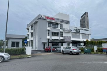 Premium Location Freehold 3storey Semi-Detached Factory @ Cyberjaya Industrial Park for Sale!!