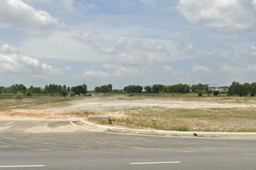 Premium Location Converted Industrial Land @ Bukit Changgang Kuala Langat for Sale!!