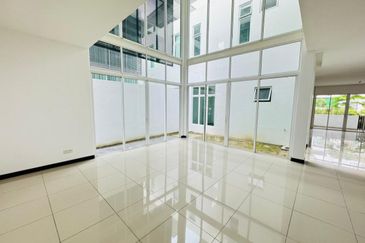 Trillium, Perdana Lakeview East