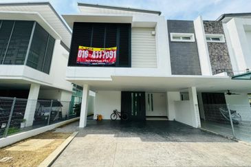 Trillium, Perdana Lakeview East