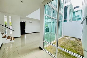 Trillium, Perdana Lakeview East