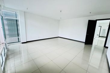 Trillium, Perdana Lakeview East