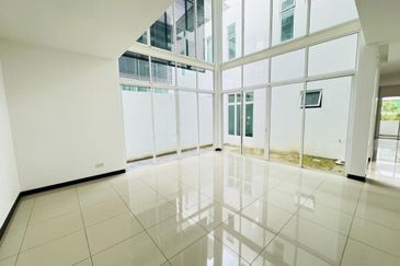 Trillium, Perdana Lakeview East