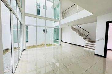 Trillium, Perdana Lakeview East