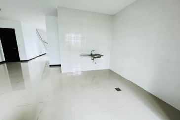 Trillium, Perdana Lakeview East