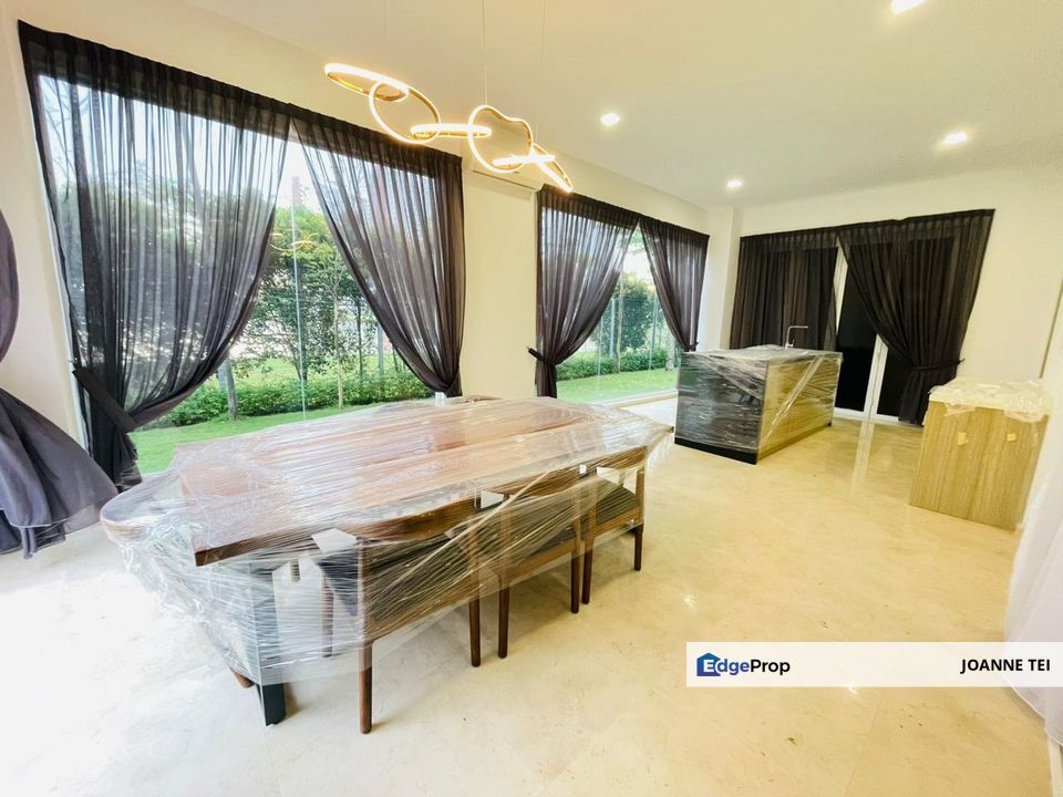 Coner bungalow with lift , Lakefront Villa, Selangor, Cyberjaya