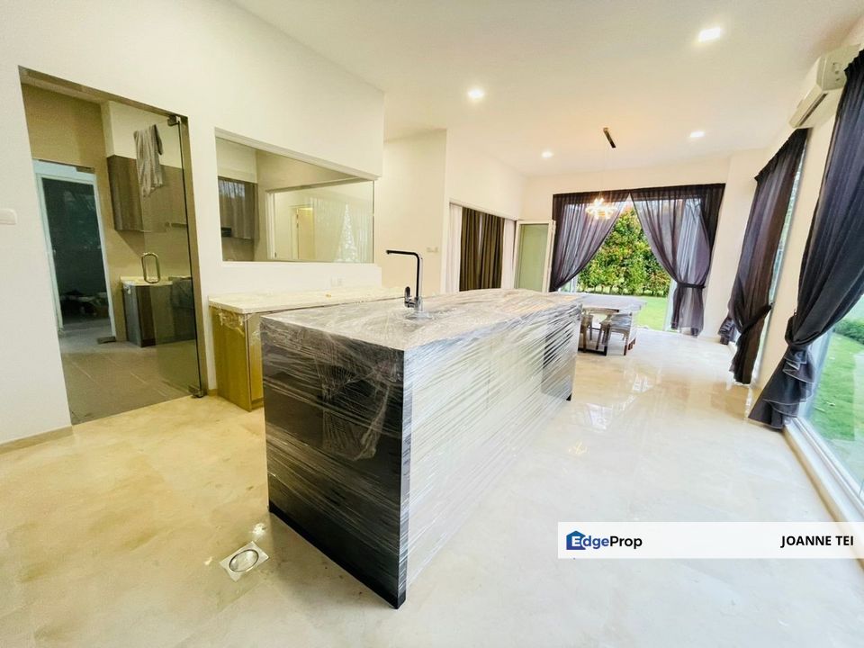 Coner bungalow with lift , Lakefront Villa, Selangor, Cyberjaya