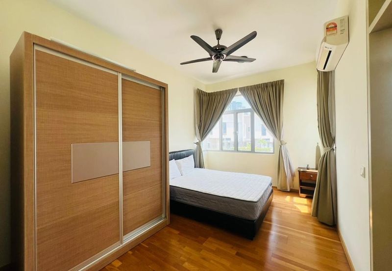 Symphony Hills Schubert