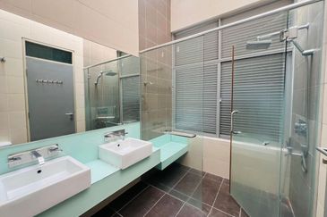 Symphony Hills Schubert