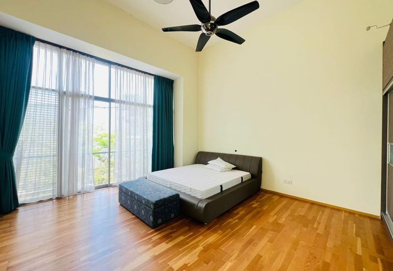 Symphony Hills Schubert