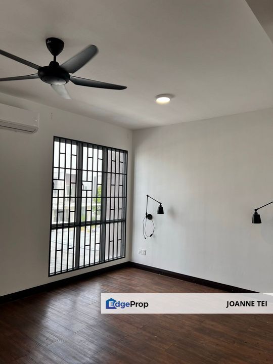 Superbuy, backyard fully extend Unit with CF, below bank value., Selangor, Cyberjaya