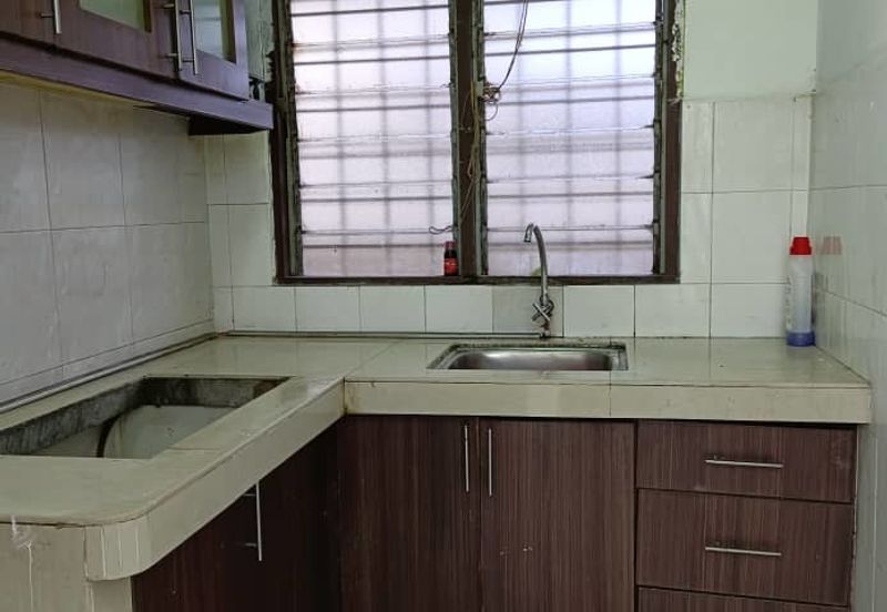 Aman Putra Apartment