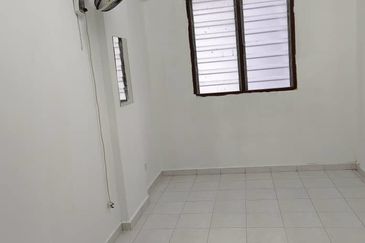 Aman Putra Apartment