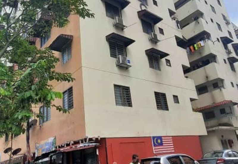 Aman Putra Apartment