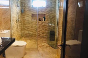 NICE 2.5 Storey SEMID Bukit Anggerik, Len Seng Cheras