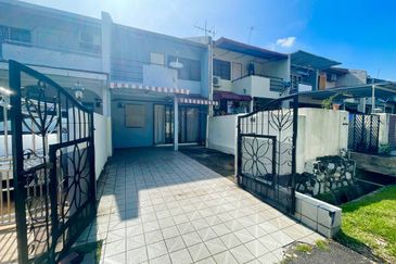 DOUBLE STOREY HOUSE, SS 19 SUBANG JAYA, SELANGOR