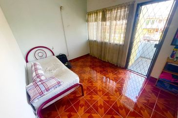 DOUBLE STOREY HOUSE, SS 19 SUBANG JAYA, SELANGOR