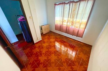 DOUBLE STOREY HOUSE, SS 19 SUBANG JAYA, SELANGOR