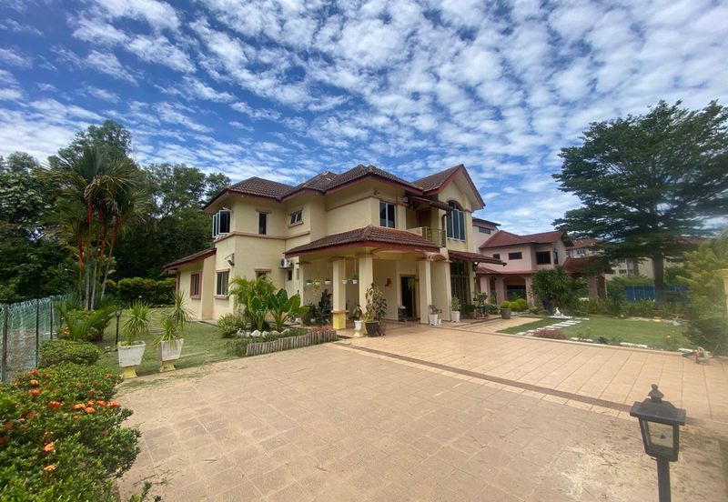 Bungalow at Kenanga Garden Sungai Buloh Country Resort