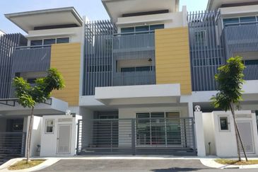 Taman Nadayu 92 Kajang 2 3Storey Superlink House