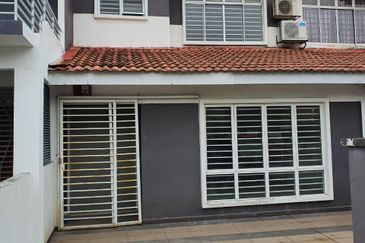 Double Storey Terrace Bandar Saujana Putra SP4