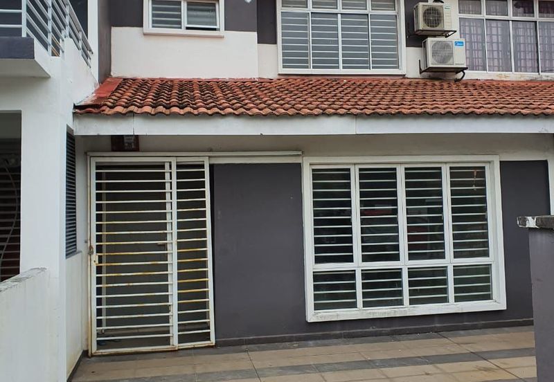 Double Storey Terrace Bandar Saujana Putra SP4