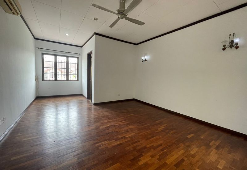 Double Storey Superlink Jalan Adang, Seksyen U8 Bukit Jelutong