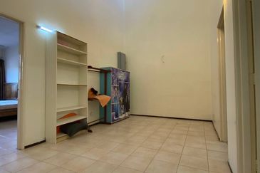 Double Storey Jalan Arca Seksyen U8 Bukit Jelutong, Shah Alam