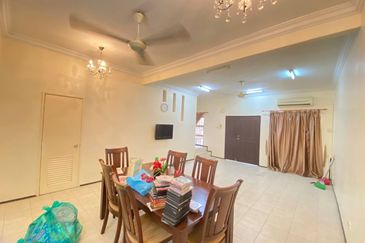 Double Storey Jalan Arca Seksyen U8 Bukit Jelutong, Shah Alam