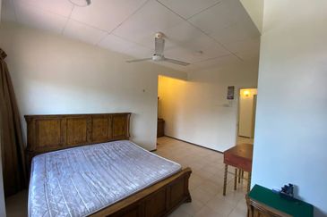 Double Storey Jalan Arca Seksyen U8 Bukit Jelutong, Shah Alam