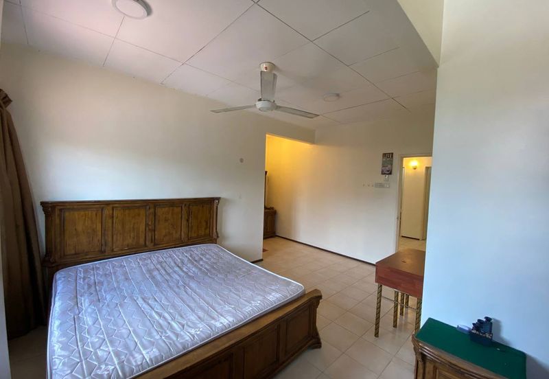 Double Storey Jalan Arca Seksyen U8 Bukit Jelutong, Shah Alam