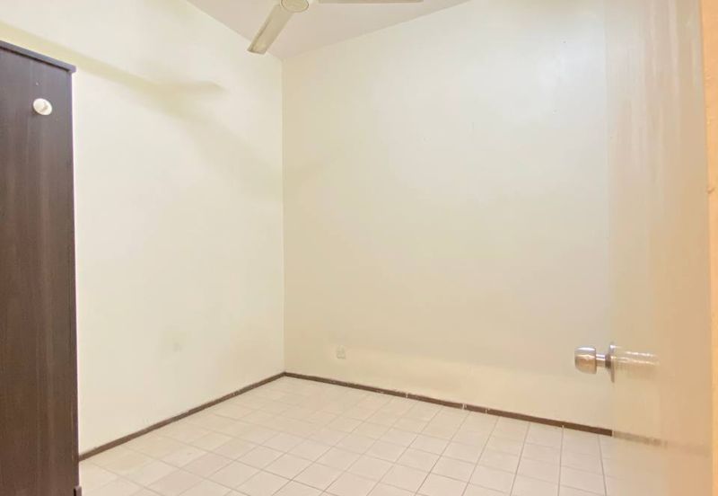 Double Storey Jalan Arca Seksyen U8 Bukit Jelutong, Shah Alam