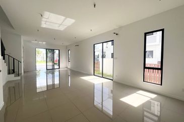 Reef Of Tropics, Setia Eco Glades