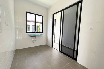 Reef Of Tropics, Setia Eco Glades