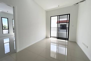 Reef Of Tropics, Setia Eco Glades