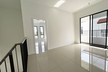 Reef Of Tropics, Setia Eco Glades